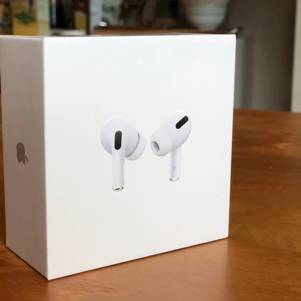 Like new AirPod Pro’s. Excellent condition.